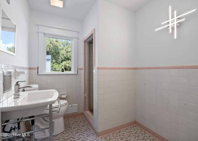 304 River Drive, Southport, NC 28461