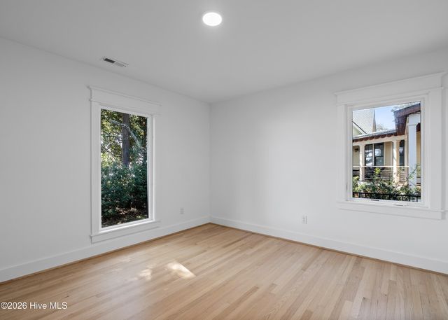 304 River Drive, Southport, NC 28461