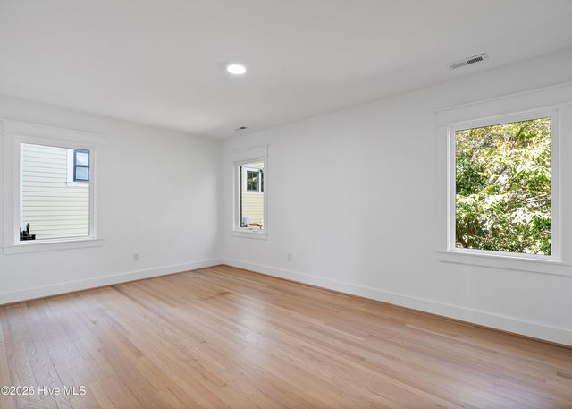 304 River Drive, Southport, NC 28461