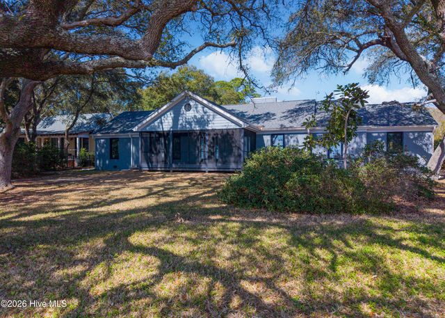 304 River Drive, Southport, NC 28461