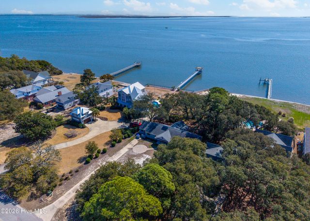 304 River Drive, Southport, NC 28461