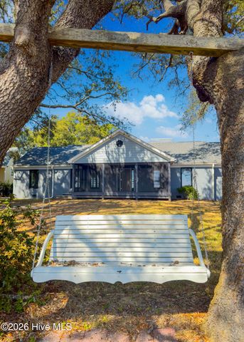 304 River Drive, Southport, NC 28461