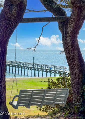 304 River Drive, Southport, NC 28461