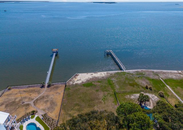 304 River Drive, Southport, NC 28461