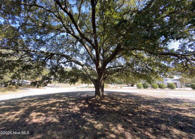 304 River Drive, Southport, NC 28461