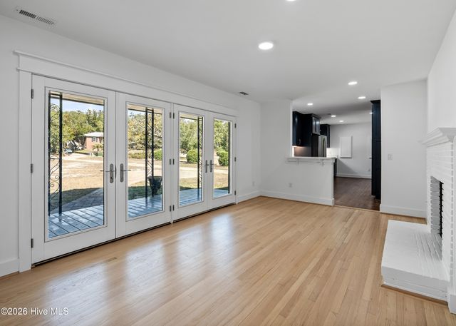 304 River Drive, Southport, NC 28461