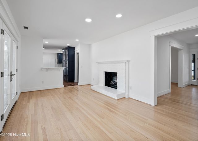 304 River Drive, Southport, NC 28461