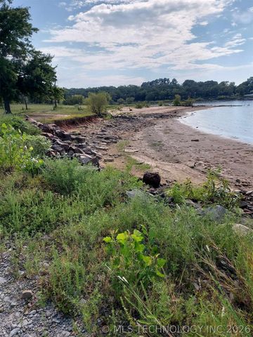 105 Circle Drive, Eufaula, OK 74432