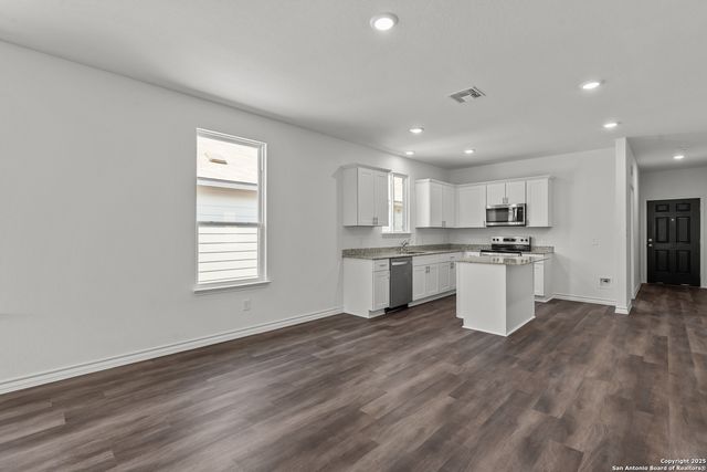 916 Heartseed Avenue, New Braunfels, TX 78130