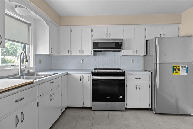 17 Shields Street A, Newport, RI 02840