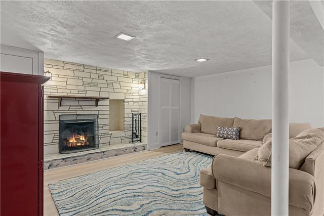 17 Shields Street A, Newport, RI 02840