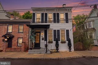 30 SWAN ST, Lambertville, NJ 08530