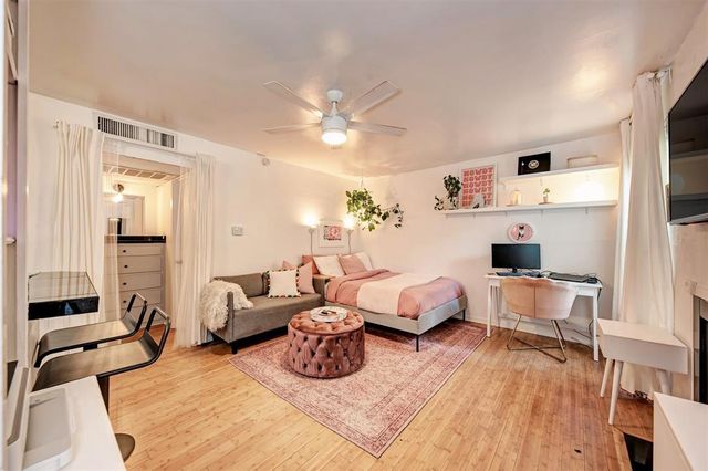 1000 W 26th ST 115, Austin, TX 78705