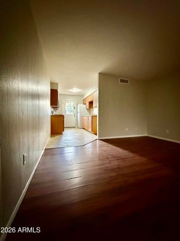 825 E 5th Street B, Mesa, AZ 85203