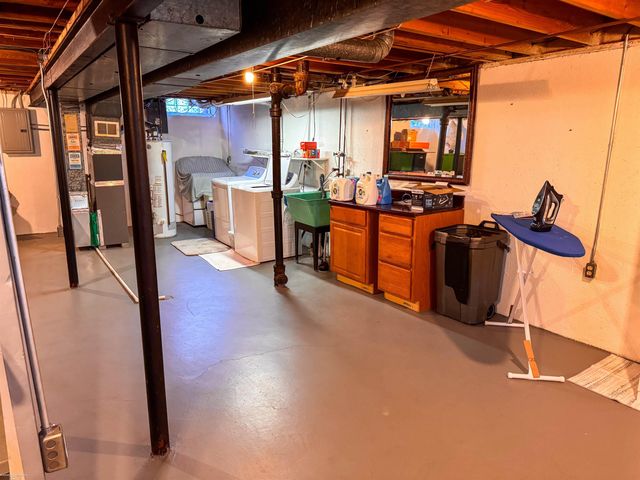 8751 Sterling Street, Center Line, MI 48015