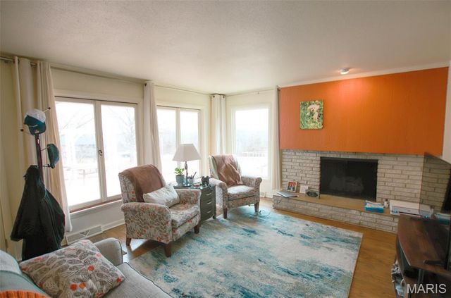 612 Crestview Drive, Sullivan, MO 63080