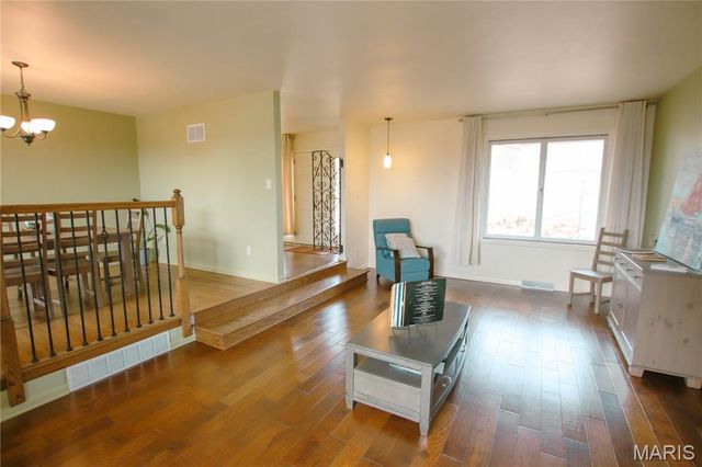 612 Crestview Drive, Sullivan, MO 63080