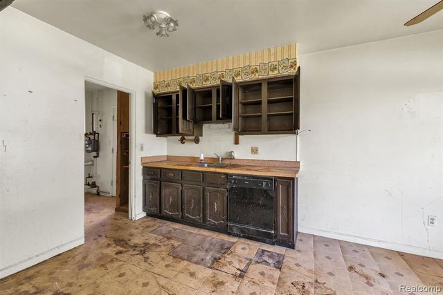 3916 Cornell Street, Dearborn Heights, MI 48125