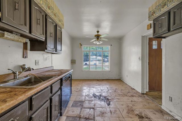 3916 Cornell Street, Dearborn Heights, MI 48125