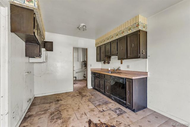 3916 Cornell Street, Dearborn Heights, MI 48125