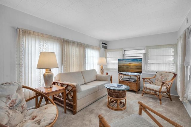 7801 34TH AVENUE N 70, St Petersburg, FL 33710