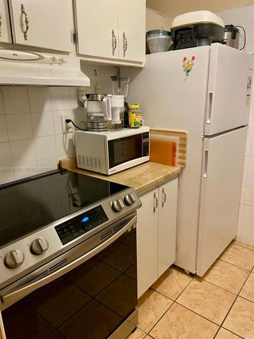 15610 NE 6th Ave 32D, Miami, FL 33162