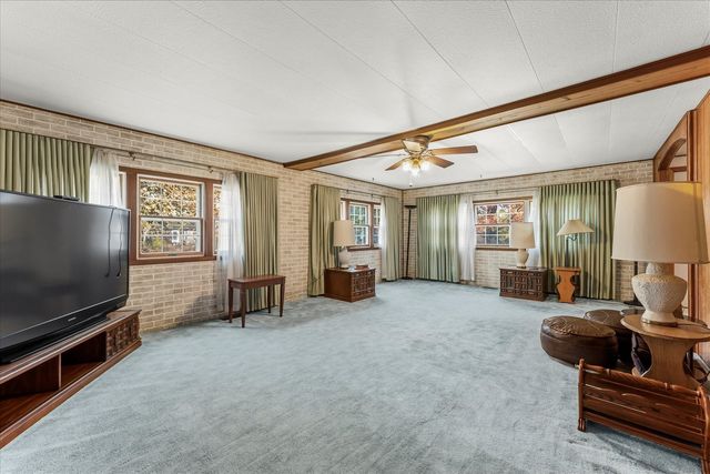 2213 Olen Drive, Mahomet, IL 61853