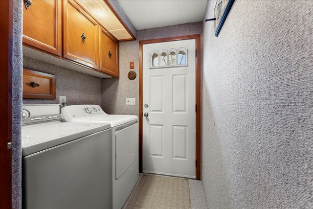 2213 Olen Drive, Mahomet, IL 61853