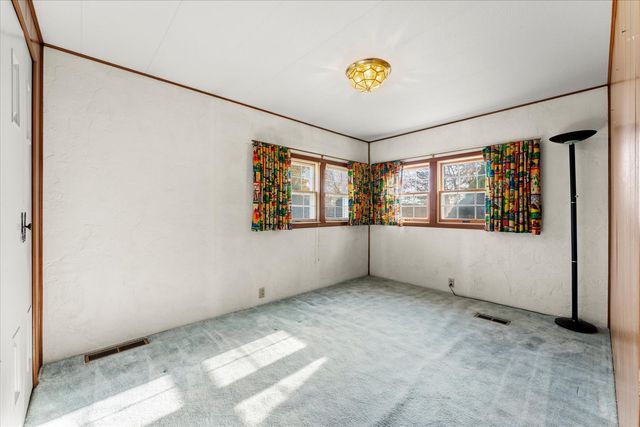 2213 Olen Drive, Mahomet, IL 61853