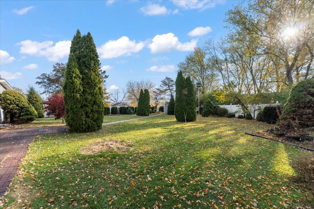 2213 Olen Drive, Mahomet, IL 61853