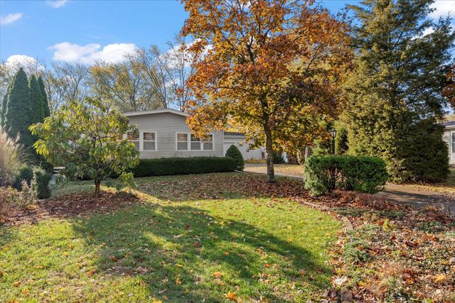 2213 Olen Drive, Mahomet, IL 61853