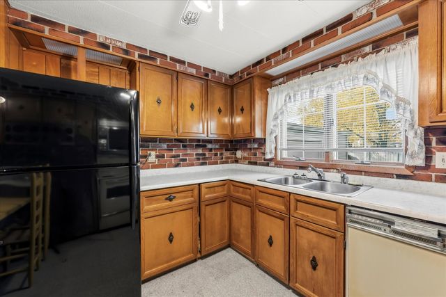 2213 Olen Drive, Mahomet, IL 61853