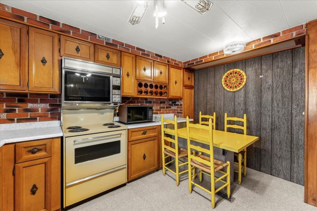 2213 Olen Drive, Mahomet, IL 61853