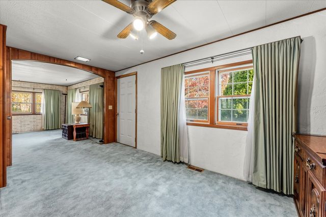 2213 Olen Drive, Mahomet, IL 61853