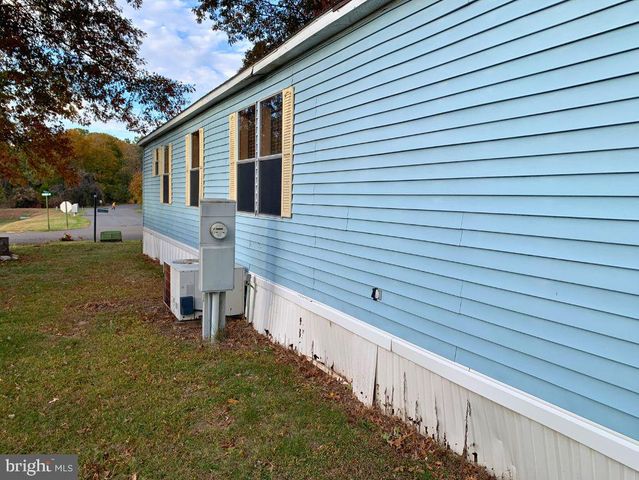 8 MIDLAND DR, Millersburg, PA 17061