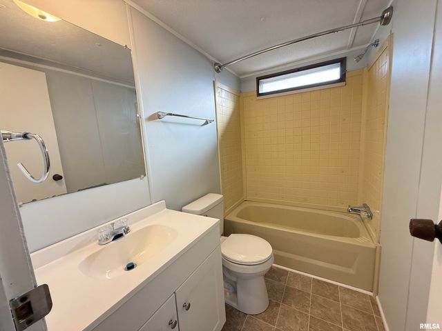 57 Timber Hollow Drive, Carbondale, IL 62901