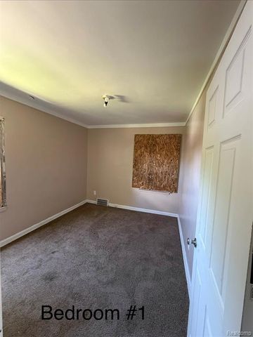 19326 Rogge Street, Detroit, MI 48234
