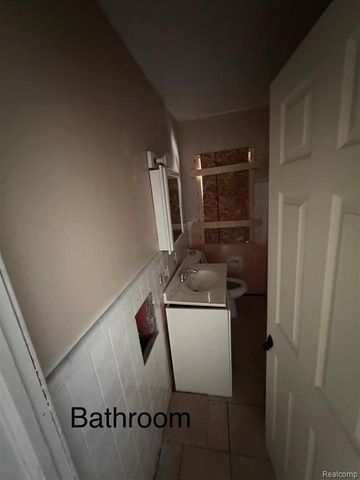 19326 Rogge Street, Detroit, MI 48234