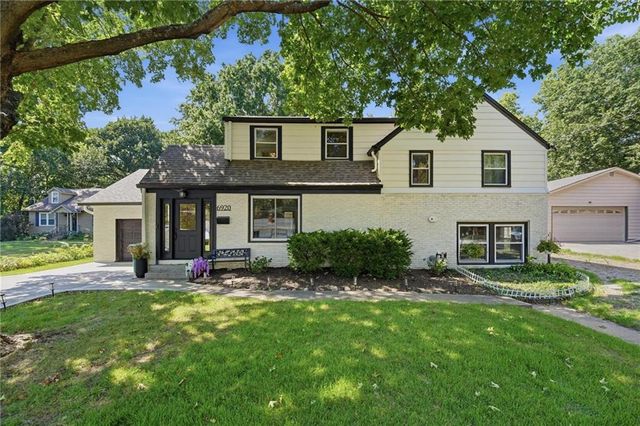 6920 Walmer Street, Overland Park, KS 66204