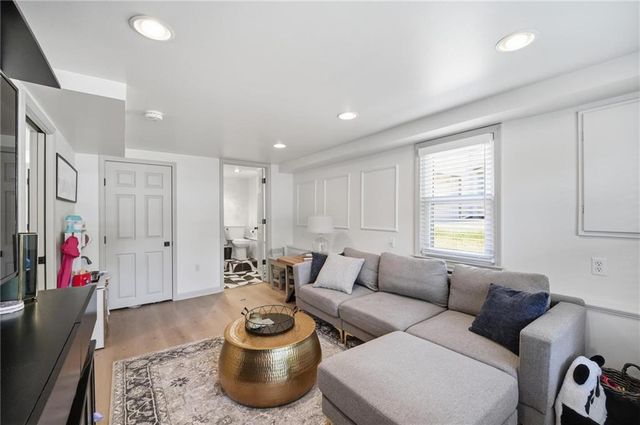 6920 Walmer Street, Overland Park, KS 66204