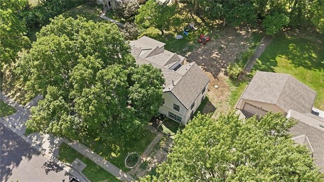 6920 Walmer Street, Overland Park, KS 66204