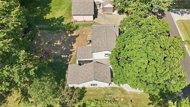 6920 Walmer Street, Overland Park, KS 66204