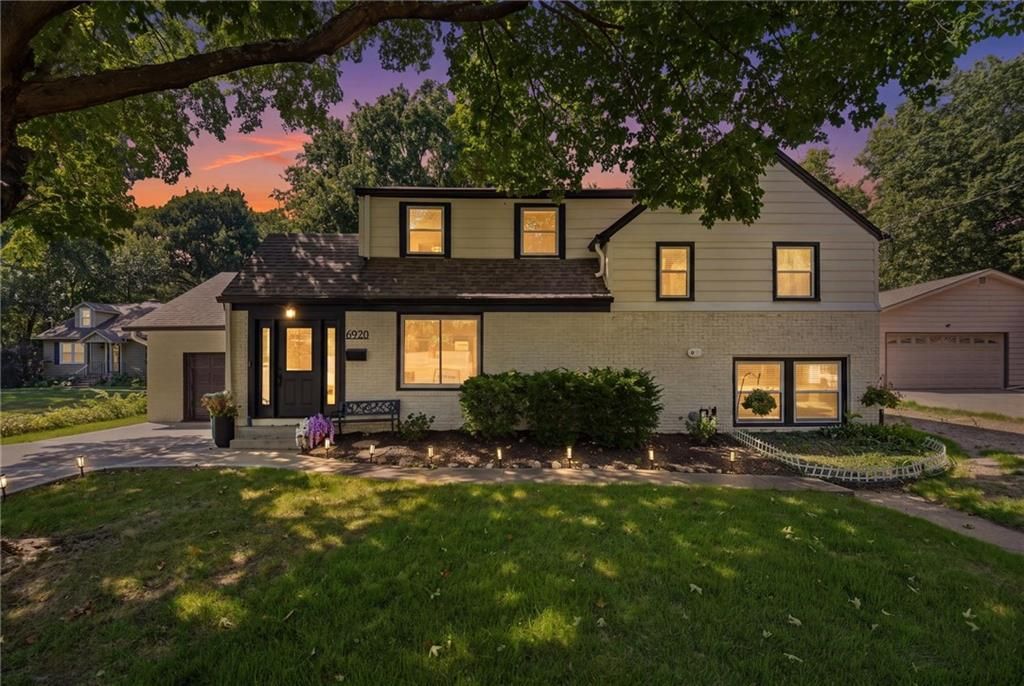 6920 Walmer Street, Overland Park, KS 66204