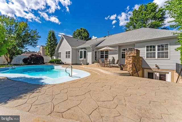700 FOX CHASE ST, Warrenton, VA 20186
