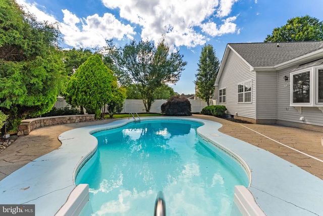 700 FOX CHASE ST, Warrenton, VA 20186