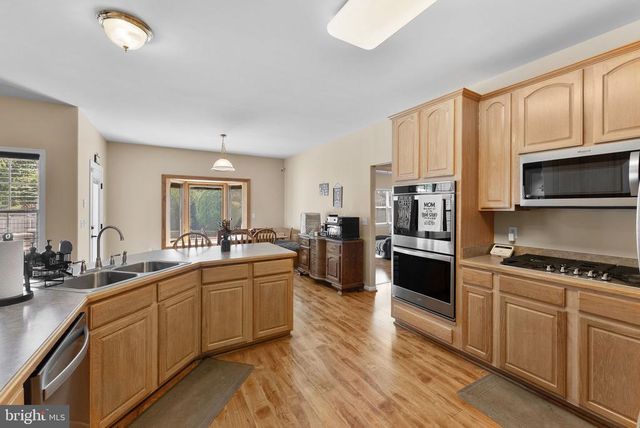 700 FOX CHASE ST, Warrenton, VA 20186