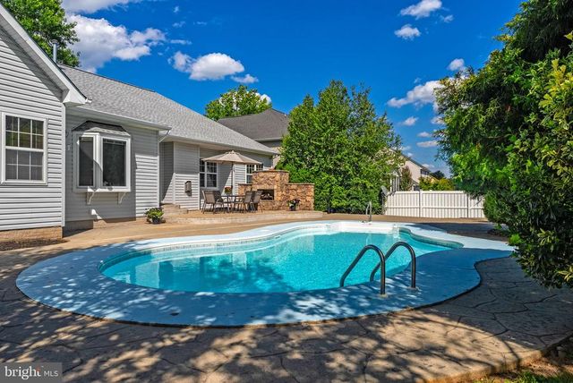 700 FOX CHASE ST, Warrenton, VA 20186
