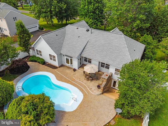 700 FOX CHASE ST, Warrenton, VA 20186