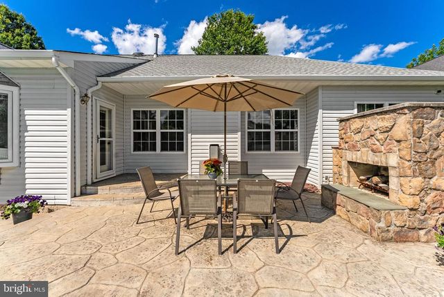 700 FOX CHASE ST, Warrenton, VA 20186