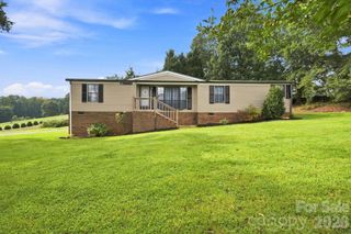 8099 River Bend Drive, Claremont, NC 28610